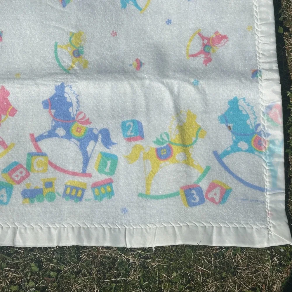 Vintage‎ 1987 Baby Blanket Rocking Horse Soft Care Large Satin Trim White Pink